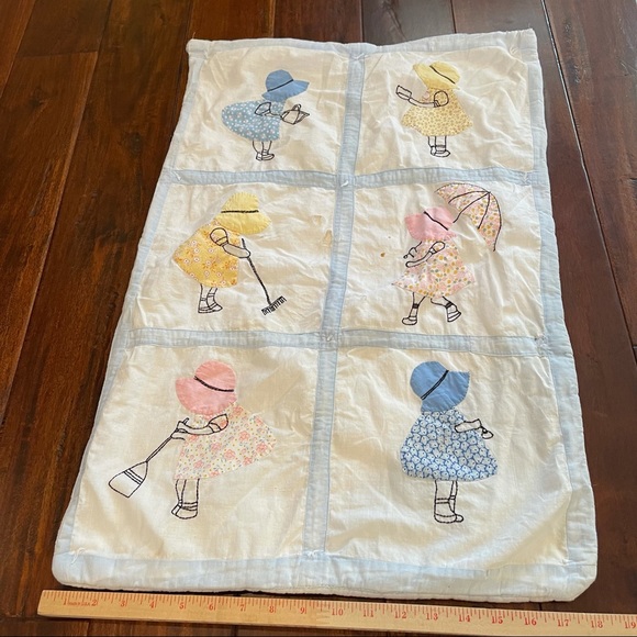 Vintage Holly Hobbie quilt - Picture 9 of 12